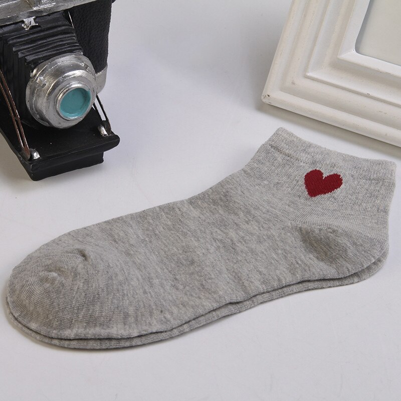Moda Harajuku kobiety długie skarpetki bawełniane skarpety sportowe japońnarty nowość kocham serce wzór skarpetki Hiphop trwała bawełna fajne skarpetki