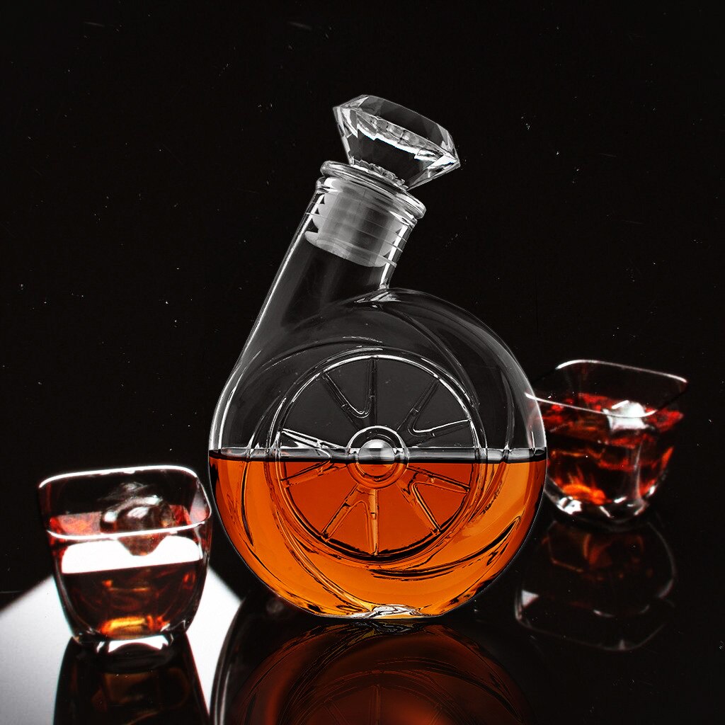 Retro Blower Shaped 17 oz Glass Decanter Whiskey Decanter with Airtight Geometric Stopper for Wine Bourbon Juice Mouthwash