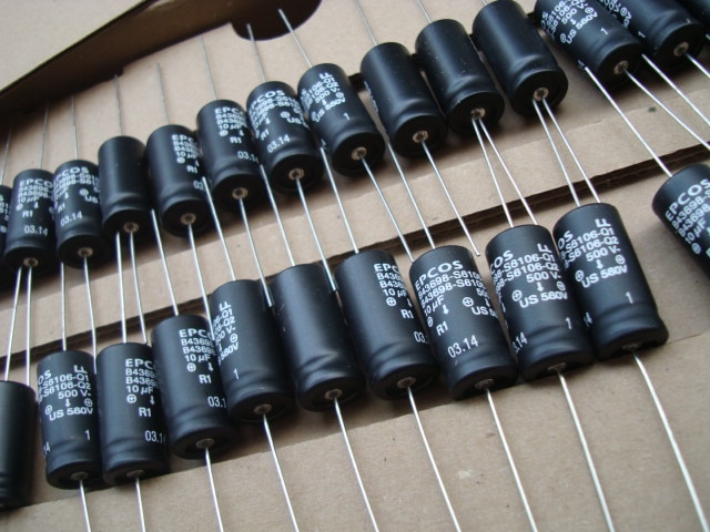 10 stk epcos  b43698 500v 10uf 550v 10uf 14 x 30mm b43698 s 6106q opprinnelig eske aksial filtrert avkobling elektrolytisk kondensator