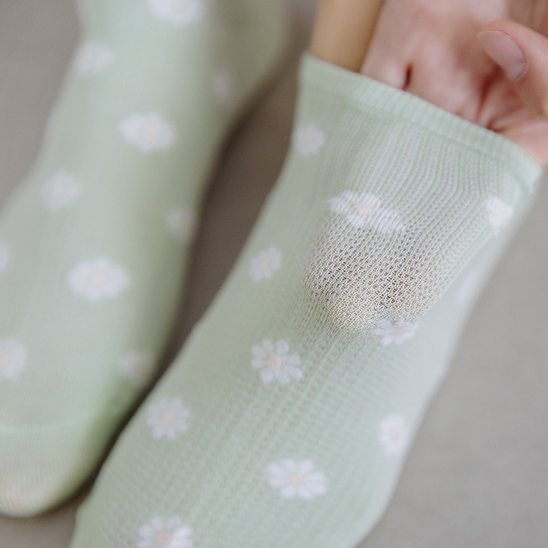 small fresh chrysanthemum socks spring and summer breathable thin cotton socks female spot boat socks