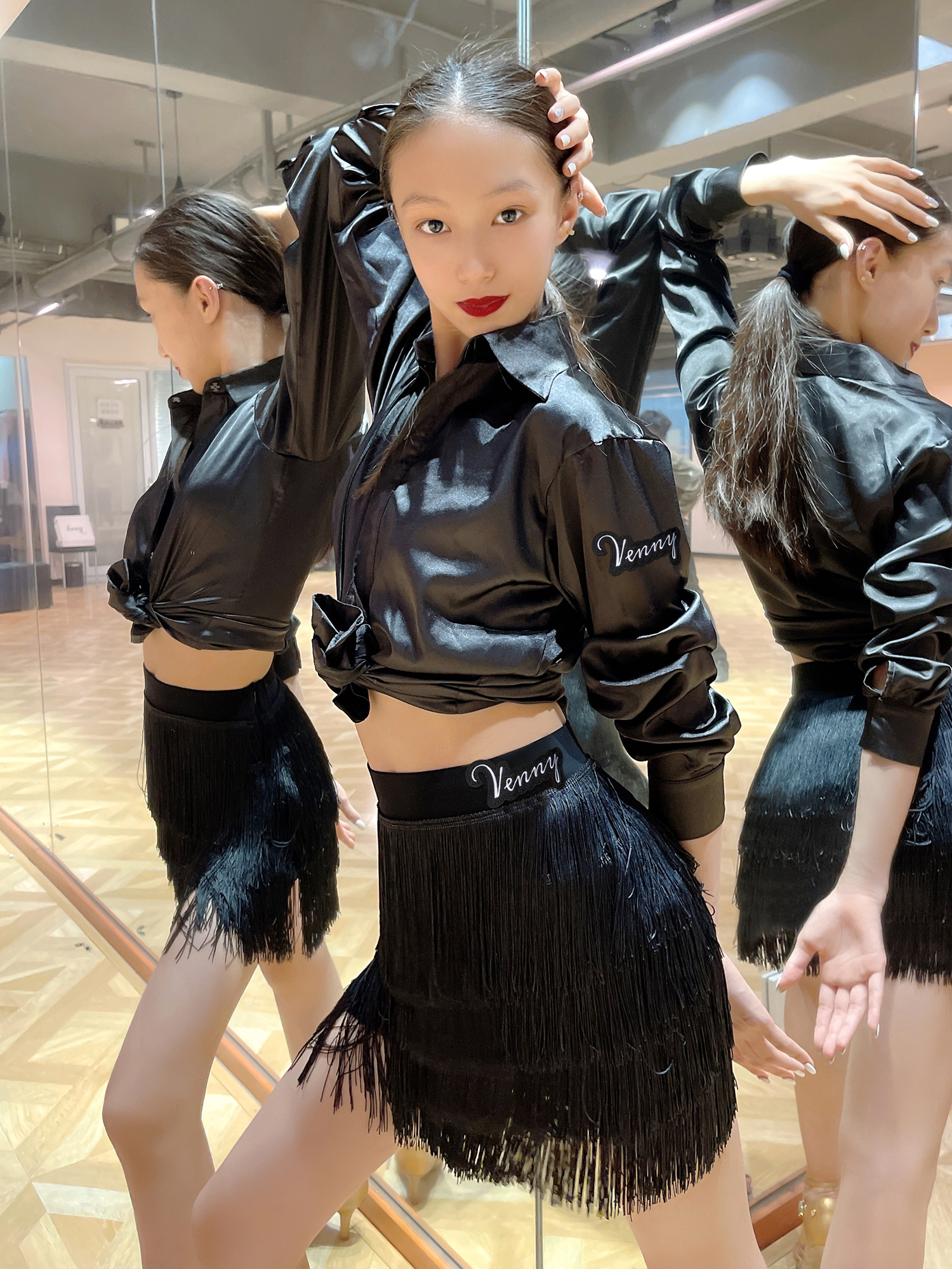 VENNY il nuovo costume da allenamento per la danza latina è una giacca da donna per adulti in dovuto pezzi con tuta da ballo con protezione solare