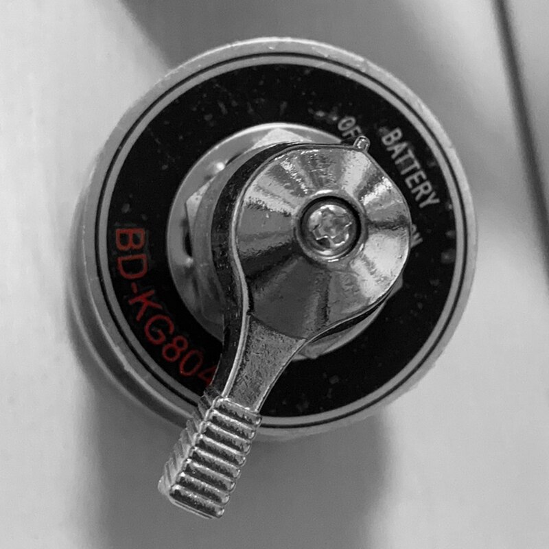 High Current Master Battery Disconnect Switch with Faceplate Battery Power Cut Isolator for Car, RV and Boat