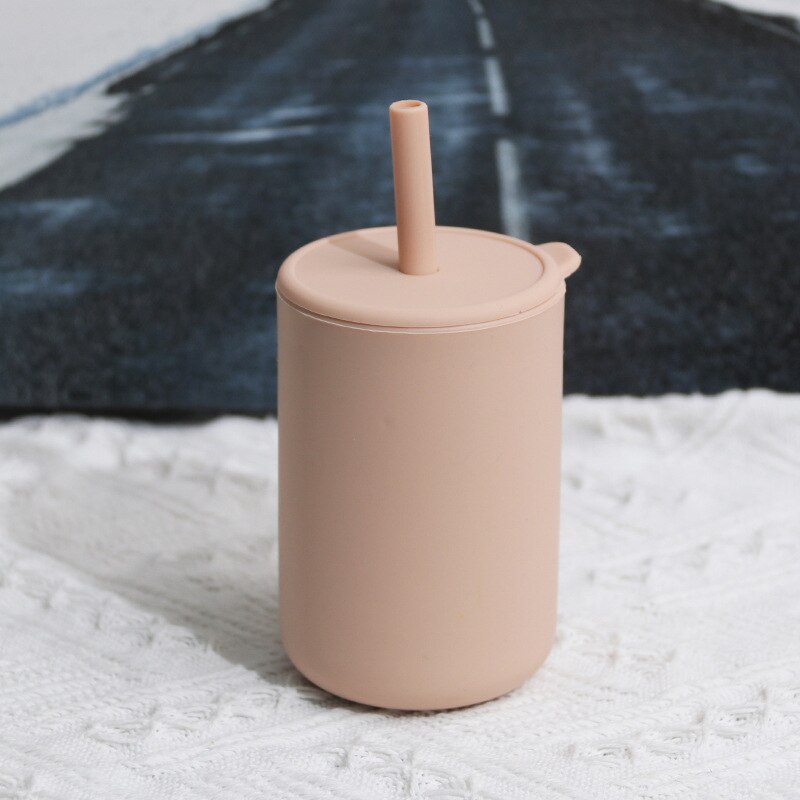 Housse Silicone Formation Tasse Avec Paille Couvercle de Preuve De fuite Applicables Anti-Déversement Gobelet Pour Enfants L9: tan