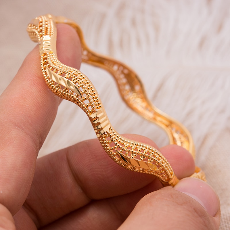 24K 4 stücke biegen Ethnische Gold Farbe Dubai Armreifen Ethnischen Hochzeit Luxus Armreifen & Armbinde Frauen Mädchen Braut Manschette dubai Armreifen