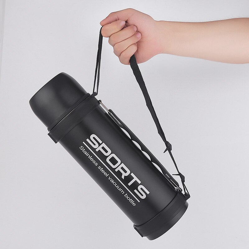 Grote Capaciteit Roestvrijstalen Thermoskan Outdoor Reizen Sport Persoonlijkheid Water Cup Draagbare Isolatie Vacuüm Cup 1.5L / 2L