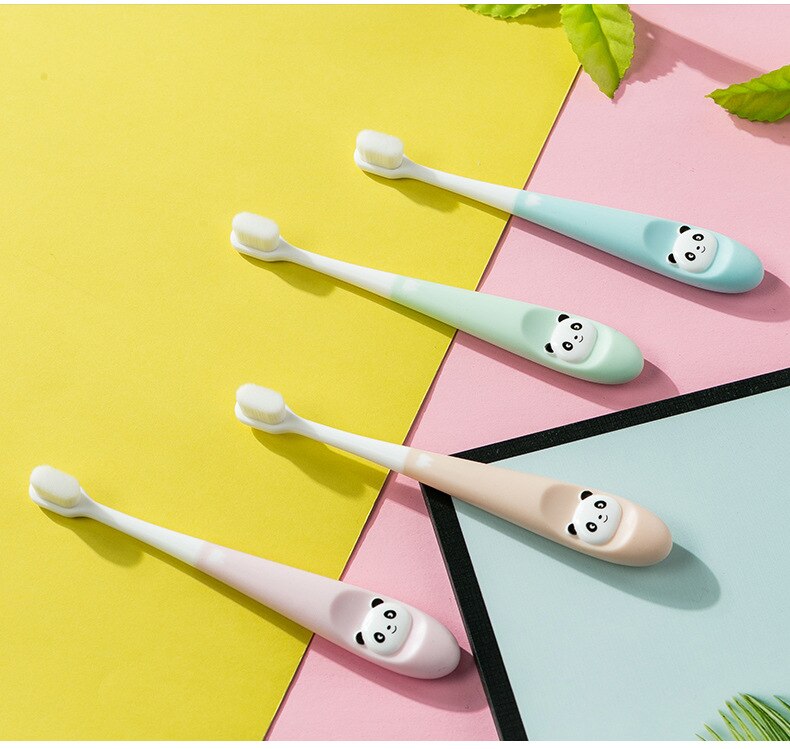 Toiletartikelen kindercartoon tandenborstel met tienduizend wortelharen voor baby's en peuters 1-3 jaar oud babyzacht