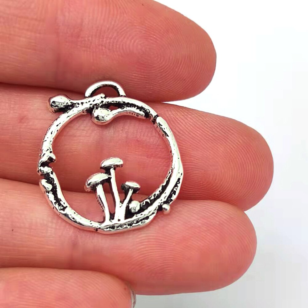 5 uds lindo tres setas bosque colgante encanto joyería de setas fantasía elfos encantos de hadas bosque para DIY mujeres hombre Accesorios: Chapado en zinc blanco y azul