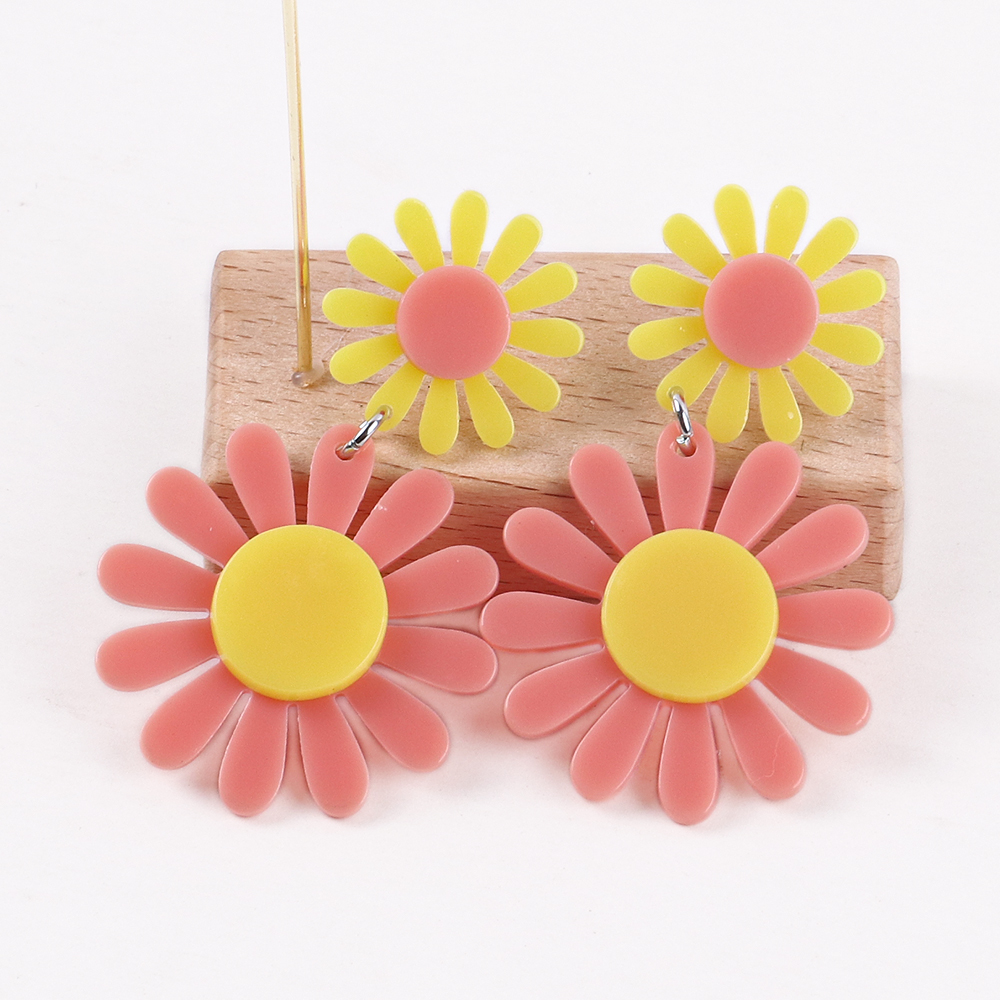FishSheep Korean Cute Acrylic Flower Earrings for Women Trendy Geometric Daisy Pendant Earrings Jewelry: Vermeil