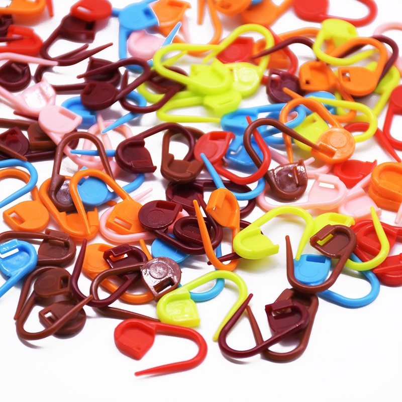 100 stk / parti flerfarvet plaststrikning hæklet låsemærke hangtag pins diy syværktøj nåleklip håndværk tilbehør