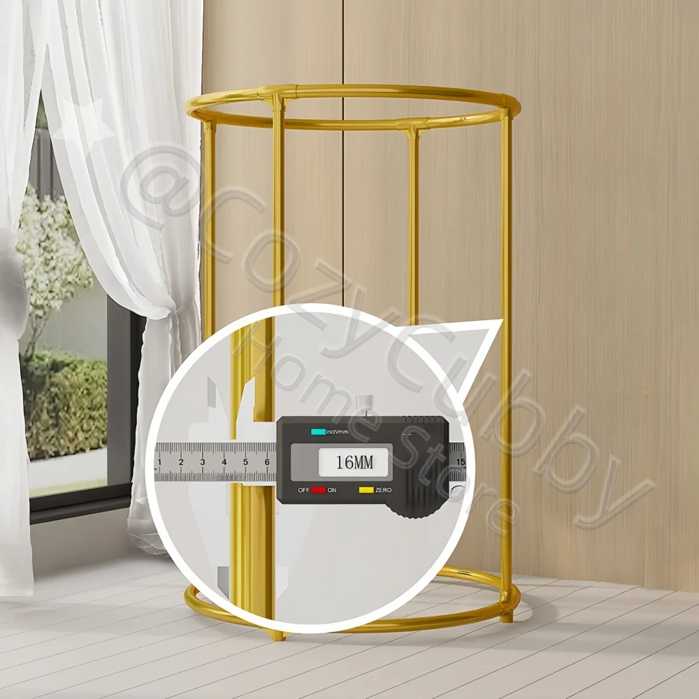 CC Kledingwinkel Displayrek Gouden Ronde Metalen Roterende Kledingstandaard met Wielen Beweegbare Ringvormige Kleding Organizer Rack