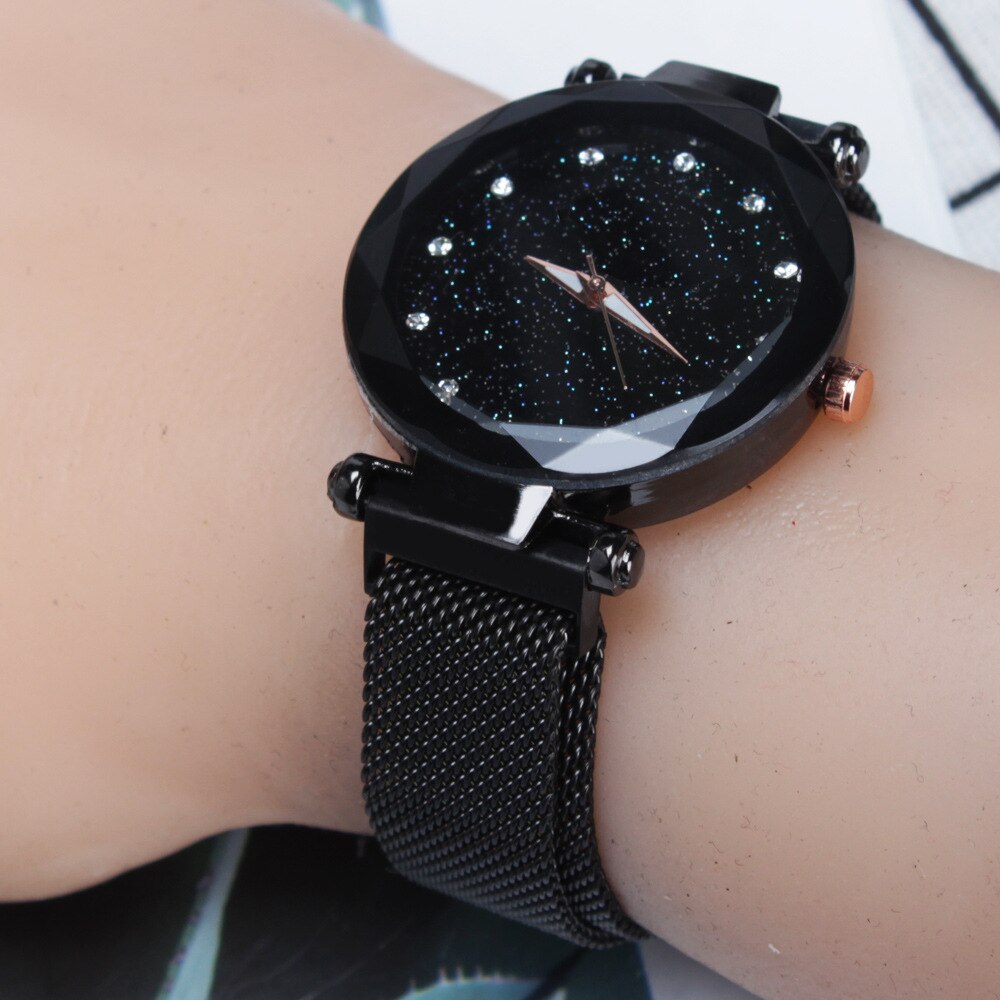 Online verkoop van beroemdheden, dameshorloge met ster en diamanten in lui magnetische gesp: Zwart