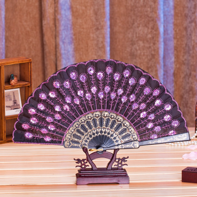 Kerst Dance Fan Pauw Patroon Folding Handheld Mooie en Praktische Geborduurde Pailletten Party Bruiloft Prom: light purple