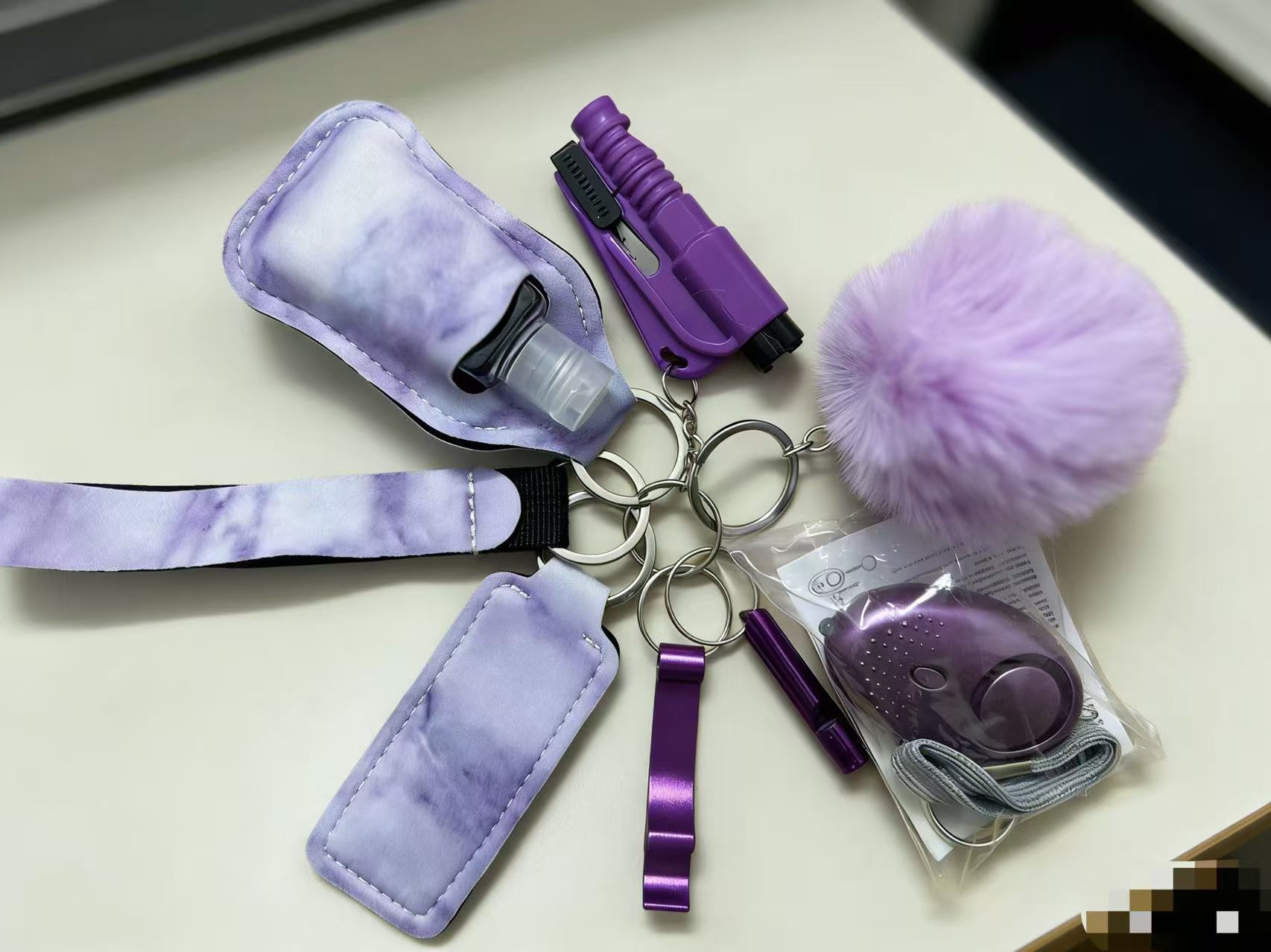 Veiligheidssleutelhanger Volledige set Zelfverdedigingssleutelhanger Set met persoonlijke alarmaccessoires voor vrouwen en meisjes