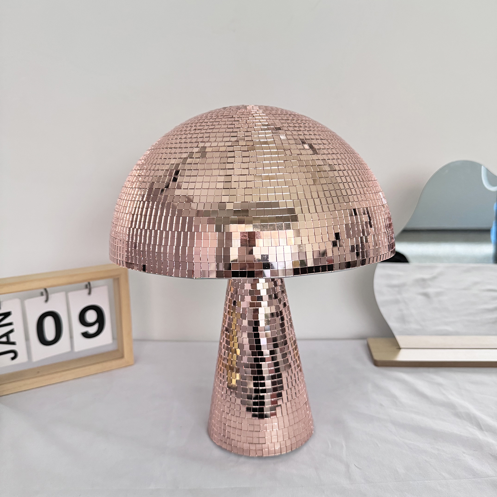 Bola de espejo de discoteca con forma de seta reflectante Retro, luz de DJ, decoración moderna para el hogar, esculturas y figuras para en casa de graduación y sala de fiestas: 4XL / Amarillo claro