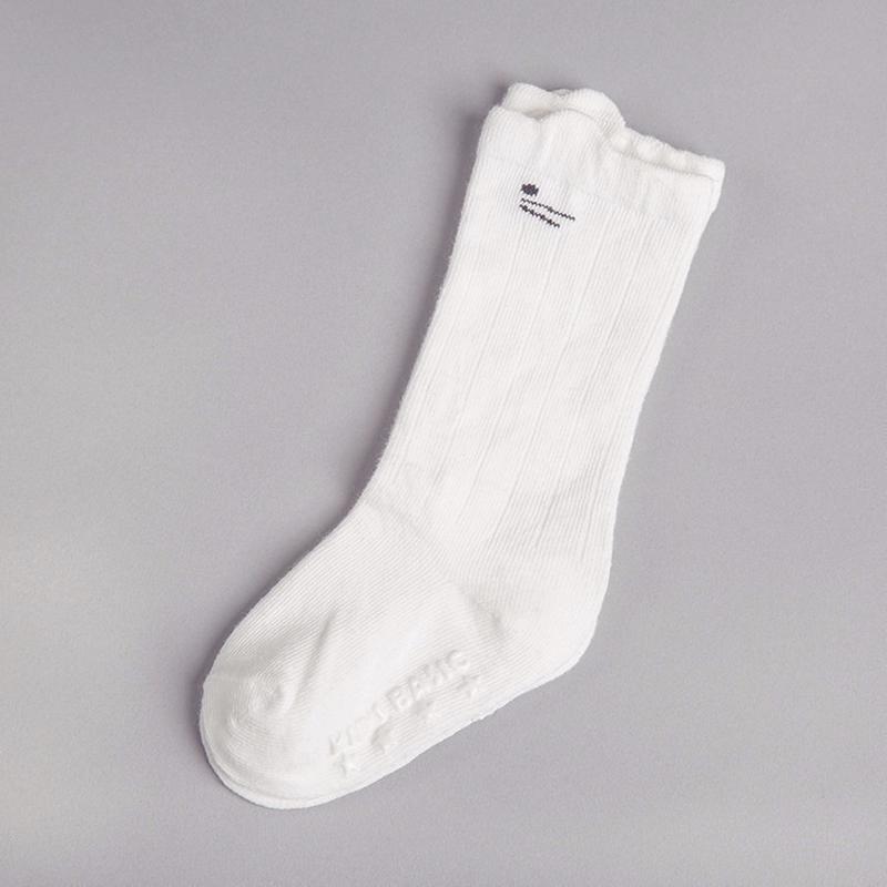 Cute Little Girl Knee High Socks Leg Pants 0-4 anni in cotone senza calzini di ventilazione scivolosi: age of 2-4-White