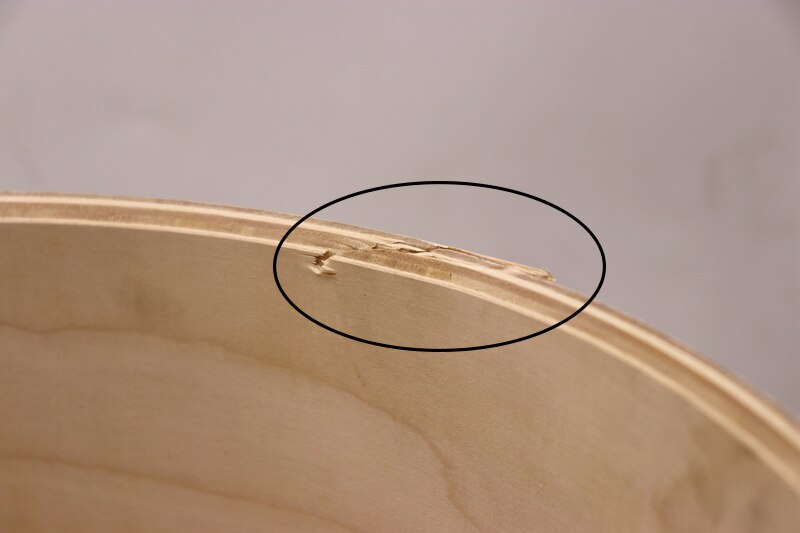 Corps de tambour en bois de bouleau 16x14 pouces, coquille de tambour couleur bois avec bord de roulement à 45 degrés, sans trous 16 pouces de diamètre 14 pouces de profondeur: A little flaw