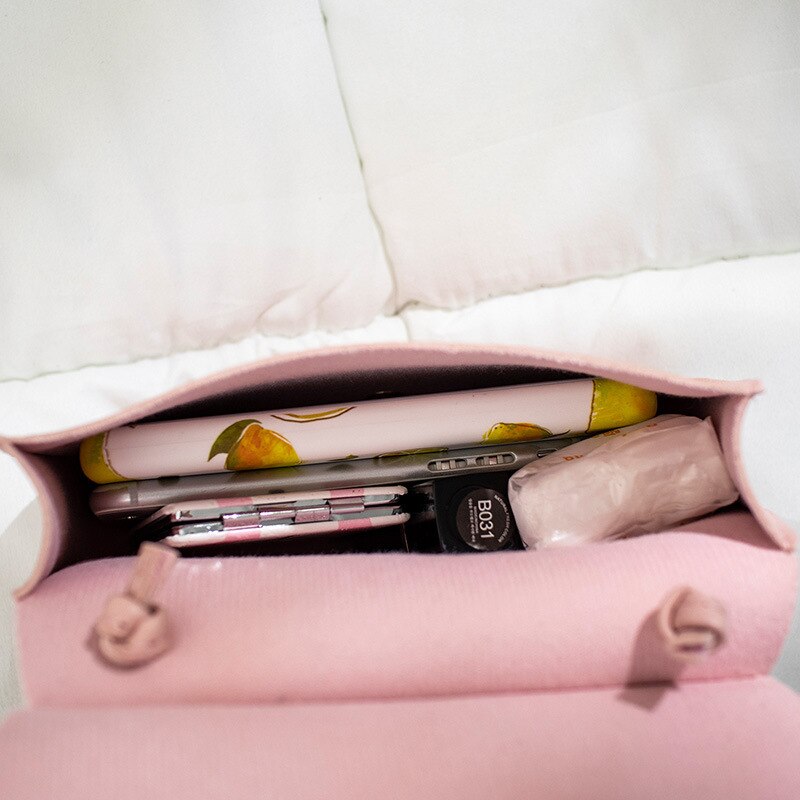 Verão feminino pequeno lether saco de cor sólida aleta elegante pequeno saco de ombro único mensageiro saco de metal com letras saco de telefone