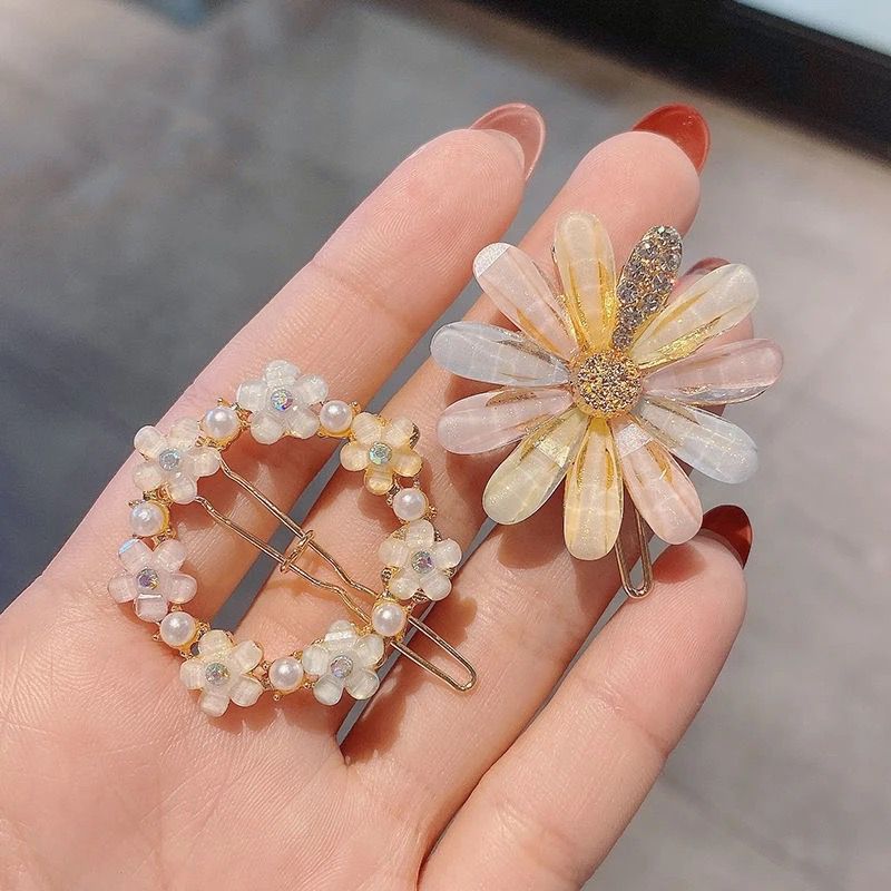 Horquilla de perlas de diamantes de imitación para niña, pasadores laterales de flores brillantes, Clips para el cabello de corazón, accesorios bonitos, 4 piezas