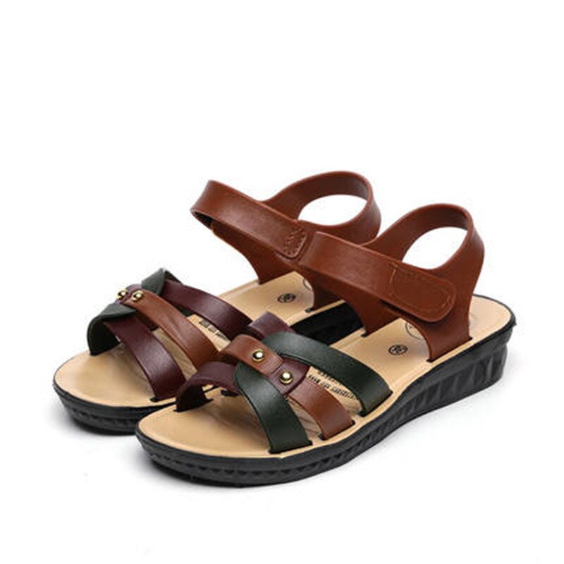 Sommar stil mamma sandaler medelålders kvinnor bekväma anti-halk mjuk sula skor gubbsandaler sandalier mujer: Brun / 39