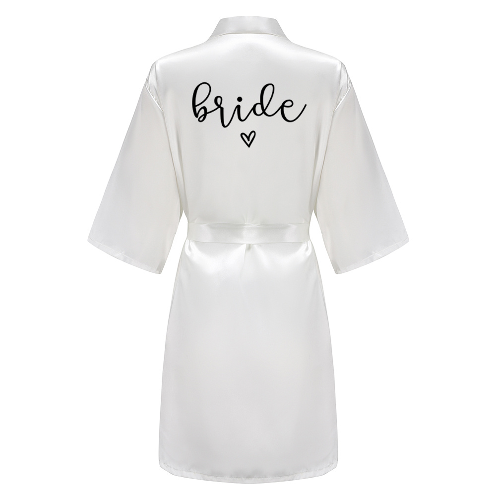 Bruiloft team met zwarte letters kimono satijnen pyjama bruidsmeisje badjas bruid gewaad
