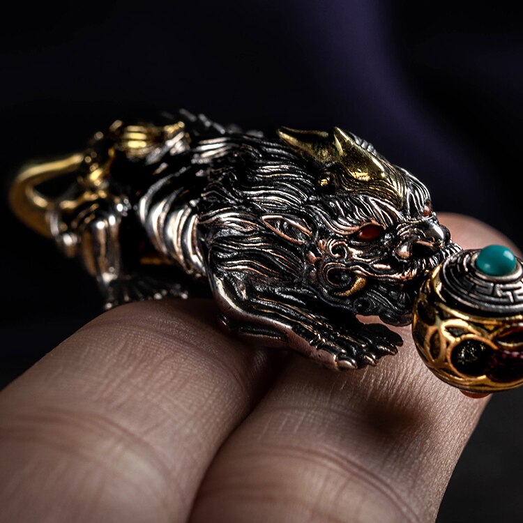 Oriental Kingdom's Pixiu Keychain Men's Car Retro Key Pendant Women's Good Luck High-end Accessories for Father