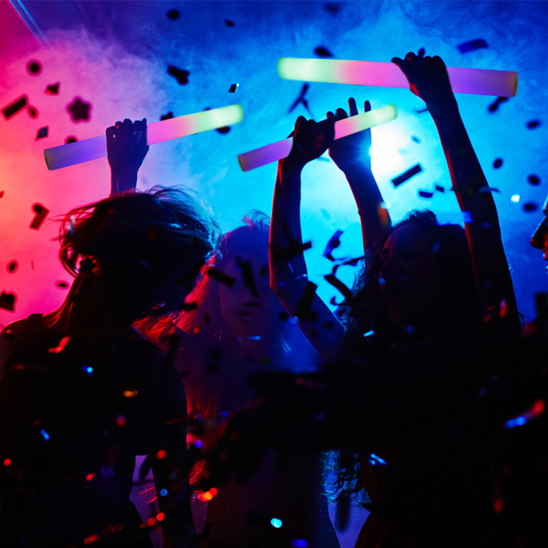 15/30 Stück LED-Leuchtstäbe, bunt, RGB-Leuchtschaumstoffstäbchen, Jubelröhre, dunkles Licht für Weihnachten, Geburtstag, Hochzeit, Partyzubehör