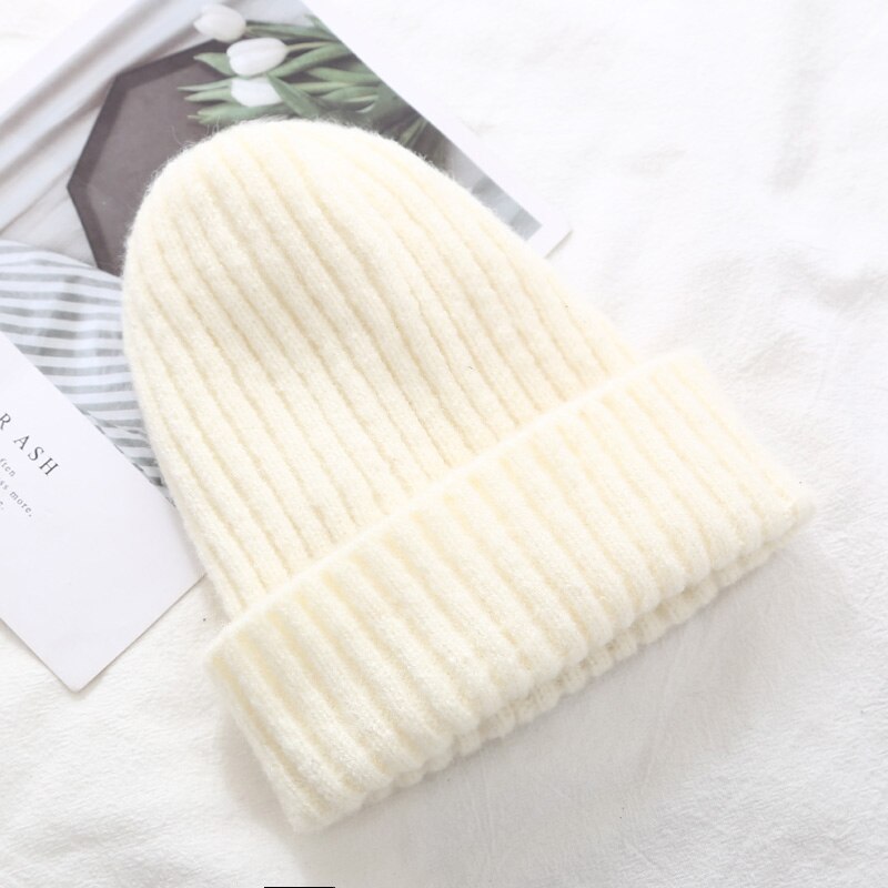 Bonnet tricoté à la pour femme, bonnet doux, épais et , collection hiver: White