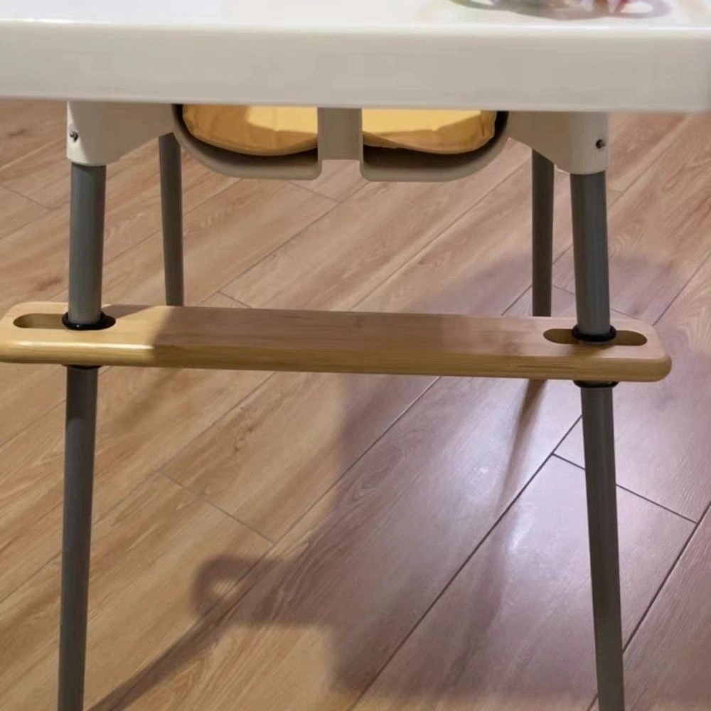 Regulowany podnóżek robić krzesełka dziecięcego, 50cm długości, materiał drewniany, pedał, zaokrąglone rogi, stabilne akcesorium robić krzesełka