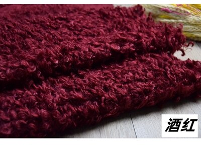 Schapenwol met krullen, geweven imitatiebont, geitenhaar, flanellen bontstof, pluche stof, poppenachtergrondstof, tapijtstof: K