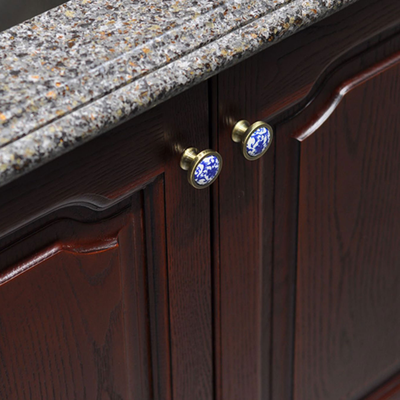 Tiradores de cerámica para armarios y cajones, pomos de puerta redondos con flores azules, tiradores de muebles Vintage, tiradores de armario de bronce antiguo