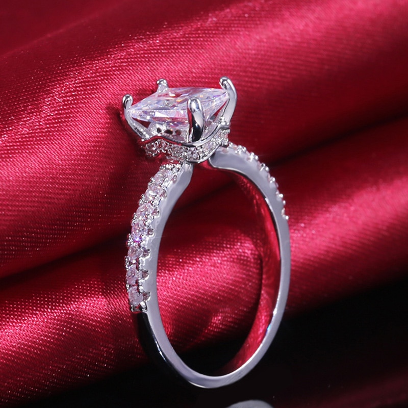 Huitan Vrouwen Trouwringen Vlakte Model Met Solitaire Vierkante Kubieke Zirkoon Steen Micro Verharde Eternity Engagement Ring