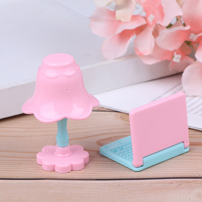 Leuke Miniatuur Meubels Pop Rollenspel Props Werktafel Tafellamp + Computer Pop Accessoires