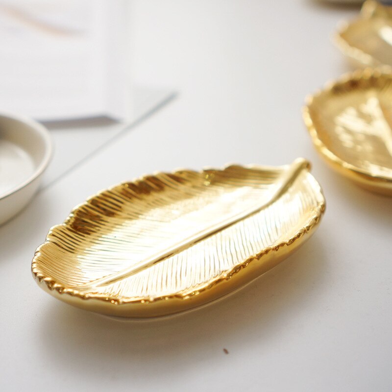 Goud wit keramiek kleine walvis sieraden beugel ring ketting oorbellen opberglade zeepkist lade: Gouden bladbord