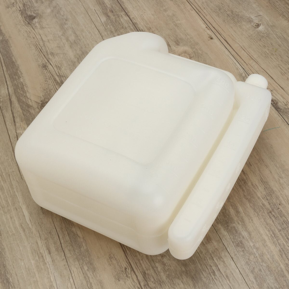 Durable 4L Portable Oil Petrol Fuel Mixing Bottle Tank 2 Stroke for Chainsaw Trimmers 1:25 20:1