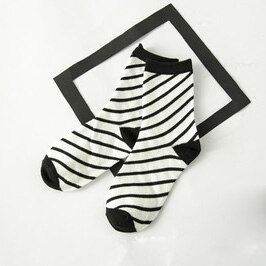 Calcetines de cuadros clásicos de pata de gallo para mujer, calcetín Harajuku de algodón, Vintage, Blanco, Negro, a rayas, con tubo