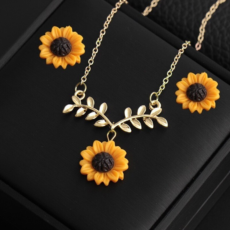 5PCS/Set Necklace Earring Bracelet Ring Jewelry Set Women Accessories Sunflower Jewelry Charm Pendant Necklaces: 6