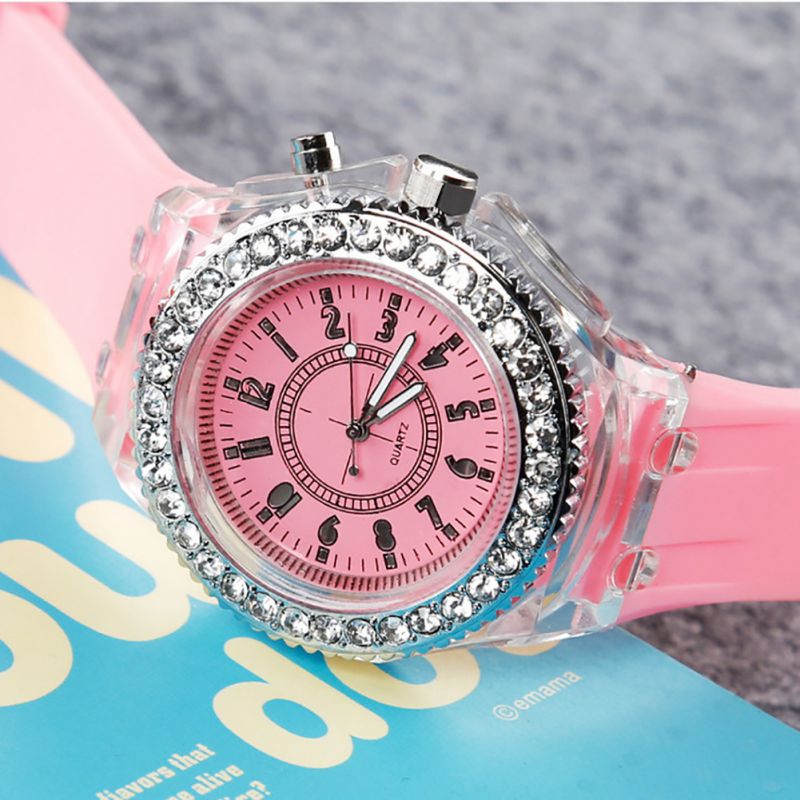LED étanche rétro-éclairage cristal Quartz montre Flash lumineux cristal Quartz tendance montre-bracelet Sport montres 5 couleurs