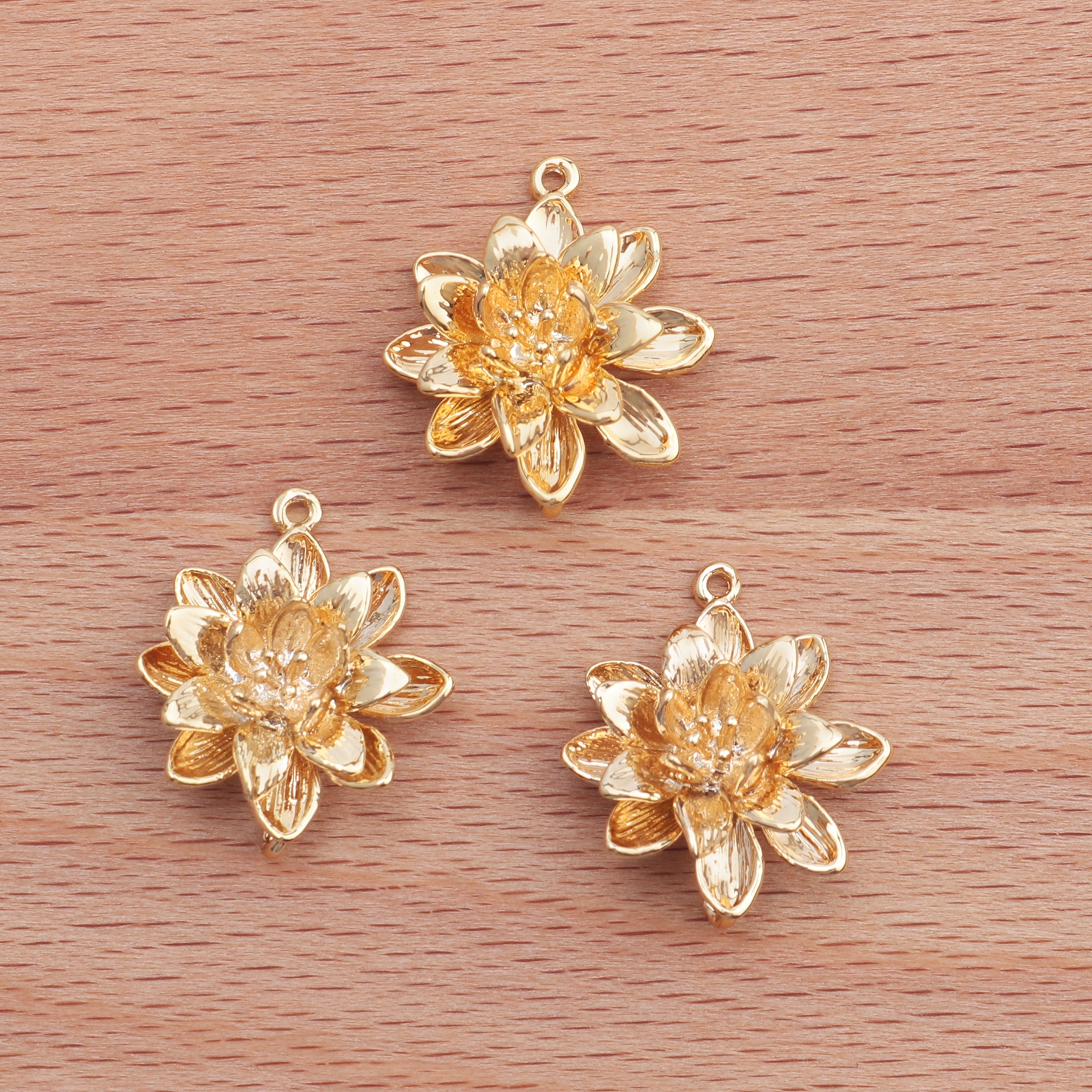 Gufeather  m336, smykketilbehør ,18k guldbelagte ,0.3 mikron, gør-det-selv-vedhæng, blomsterform, gør-det-selv øreringe, smykkefremstilling ,10 stk/parti