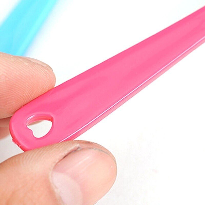12pcs Safe Plastic Baby Feeding Spoons Lovely Baby Training Eating Kids Solid Ice Cream Coffee Spoon Set Kitchen Tableware