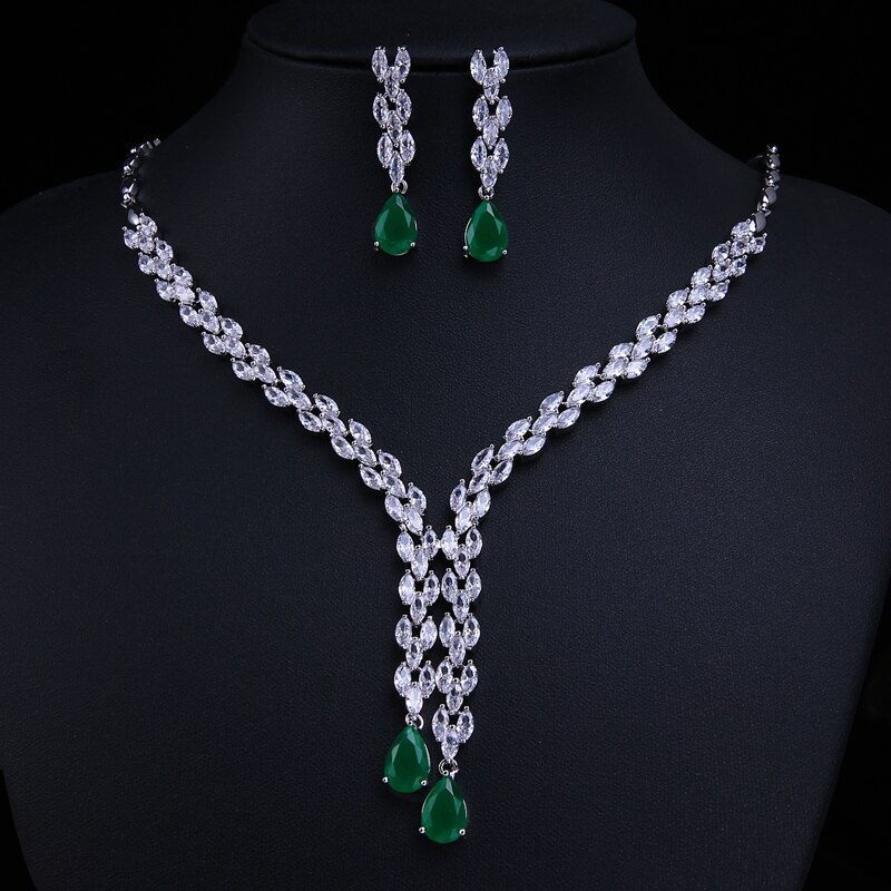 ! Conjunto de joyería Noble Bettyue de asimétrico a la , pendientes largos de Zirconia y Collar para mujer, deslumbrante: green