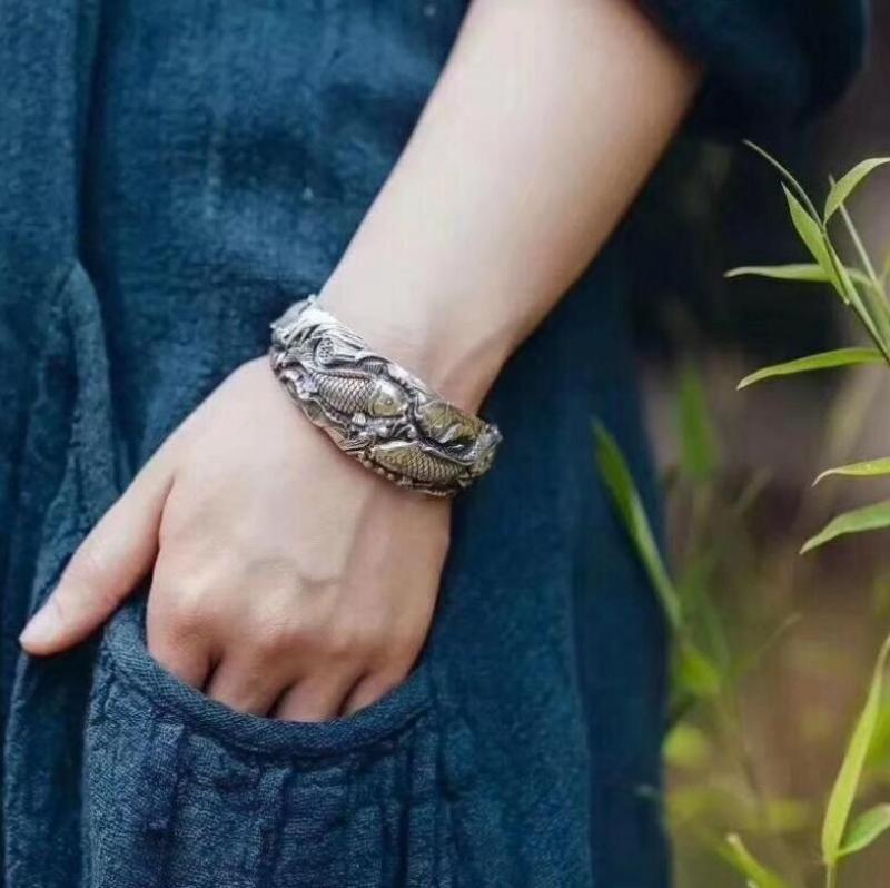 Vintage Zilveren Kleur Karper Open Manchet Bangle Unisex Prachtig Gesneden Mode Armband