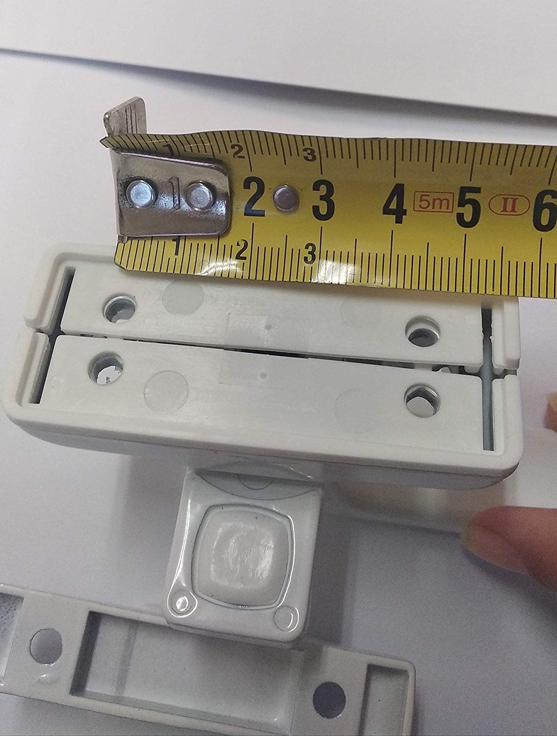 FERPASA MANILLA CIERRE PRESION Modelo Star. Acabado en blanco. Bloqueo de puertas y ventanas abatibles. Hogar y Lavadero