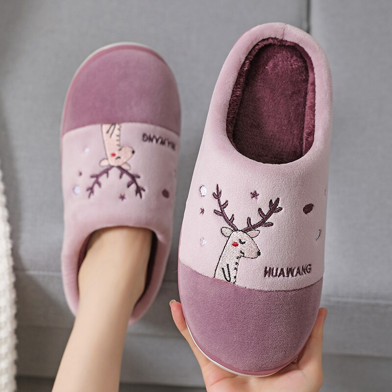 Cerf hiver avec des pantoufles de coton pour les femmes intérieur belle pantoufles d'hiver