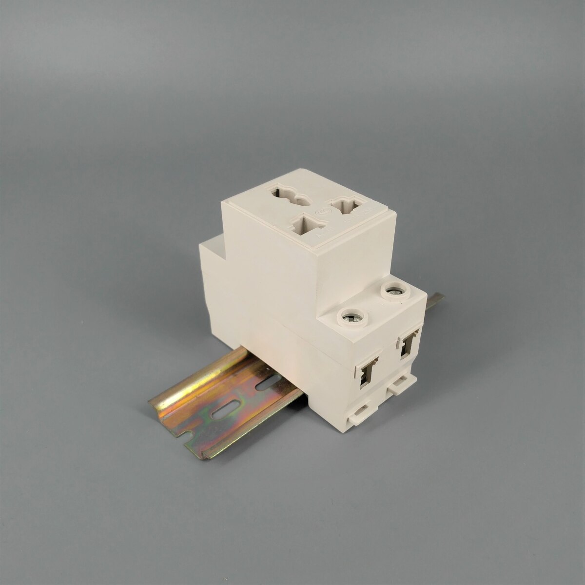 AC30 3 Pin Plug 35mm Din Rail Mount Modular socket 10-16A 250V