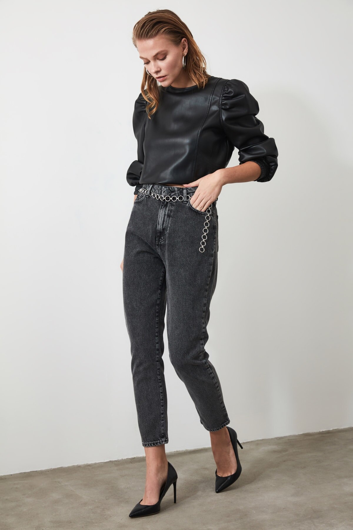 Trendyol High Bel Mom Jeans TWOSS20JE0021