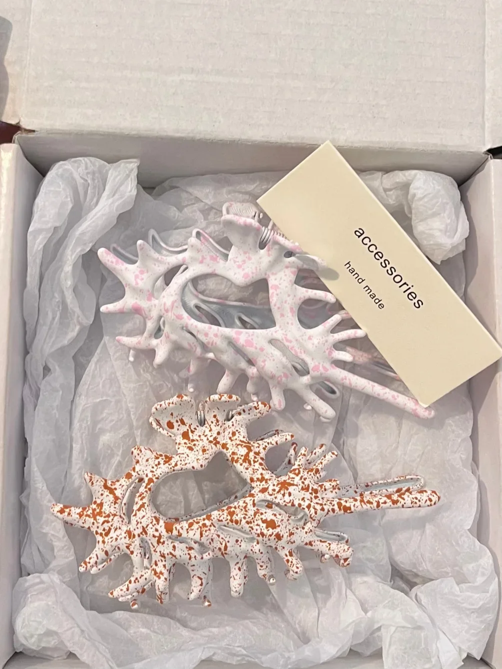 Creativity Unique Colorful Alien Metal Conch Hair Claws for Women Girl Y2K Hollow Headwear Shell Crab Hair Clip Hair Accessories