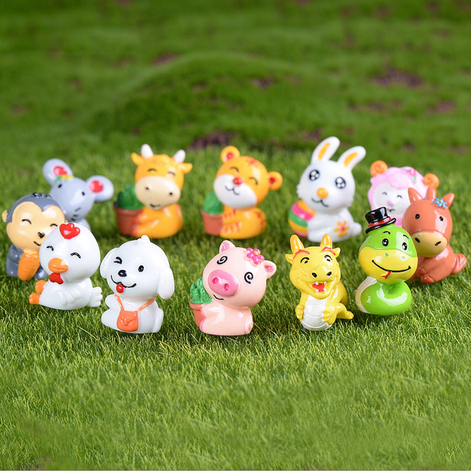 12PCS Cute Mini Resin Chinese Zodiac Animal Figures Dolls Micro Landscape Decor Home Desktop Decorations Dollhouse Ornaments