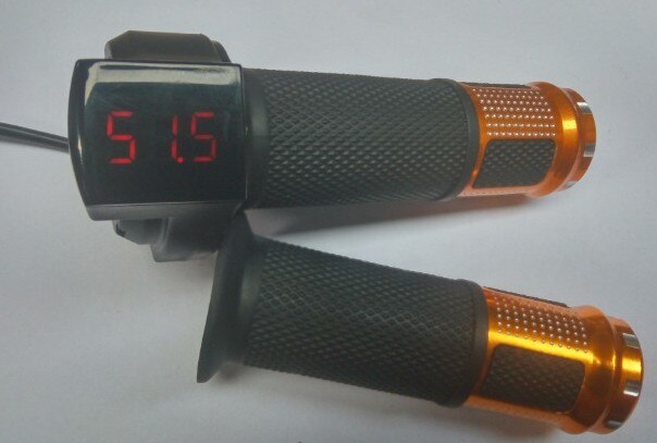 Twist throttle met digitale display 12-84v voor elektrische scooter onderdelen bike accessoire driewieler rolling stuur MTB voltmeter: Goud