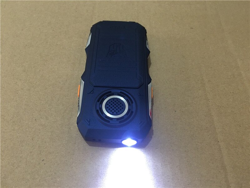 Fp01 mobiele telefoon powerbank 2.4 " luidspreker zaklamp  mp3 1200 mah schokbestendig stofdichte buiten robuuste mobiele telefoon
