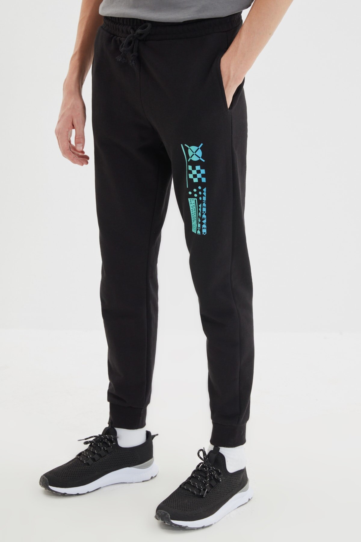 Trendyol Heren Regular Fit Gedrukt Joggingbroek TMNAW22EA0445